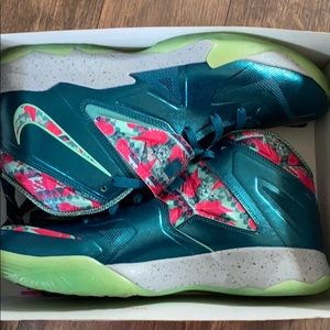 Nike Zoom Soldier VII